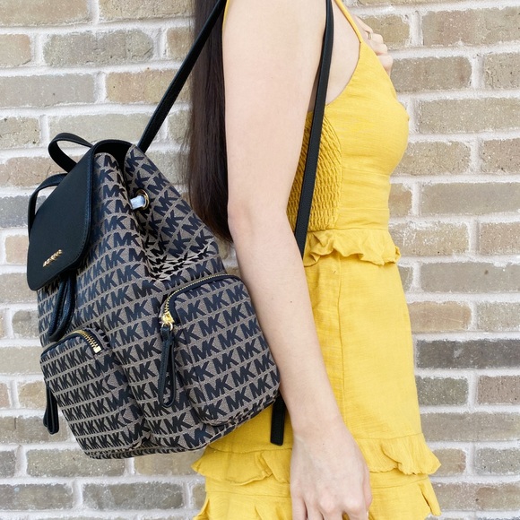 Gaby’sBags🍀Michael Kors Backpack🍀NWT - Picture 3 of 4